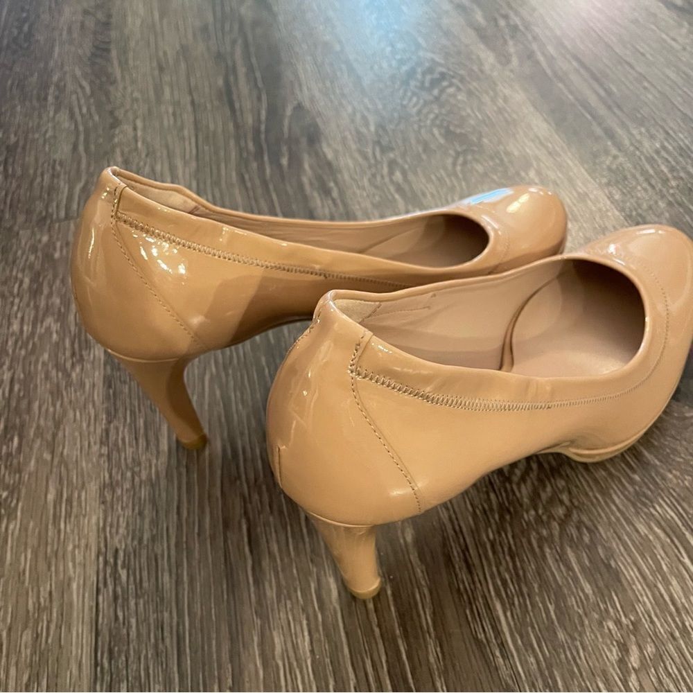 Stuartweitzman Rania Platform Pump In Adobe - image 7